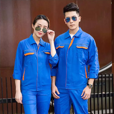重庆电子厂里面的工作服是什么样的